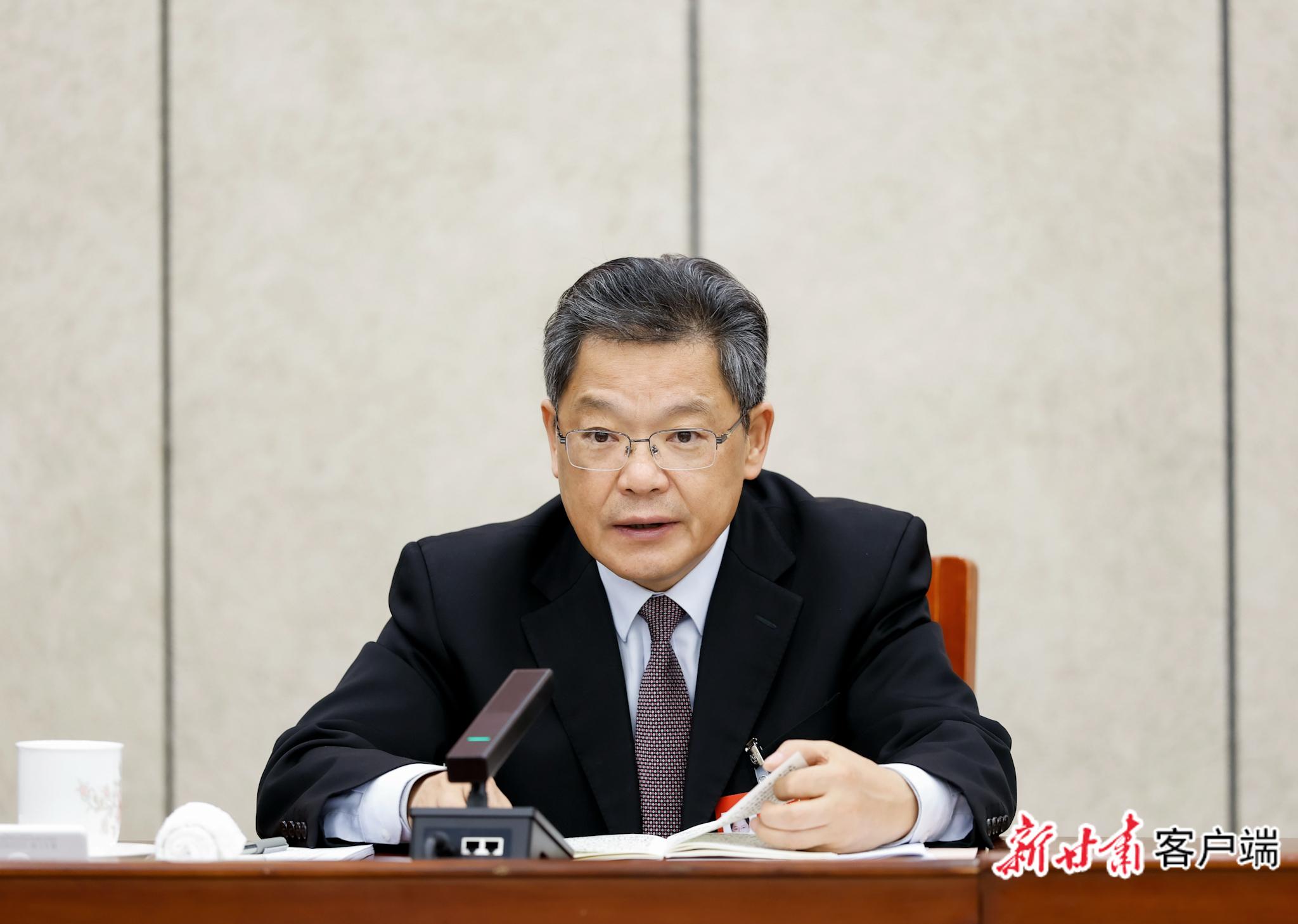 任振鹤在甘肃代表团审议李强总理所作的政府工作报告